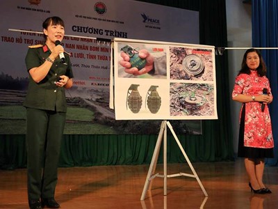 Hỗ trợ sinh kế, nâng cao nhận thức phòng, tránh tai nạn bom mìn cho người dân