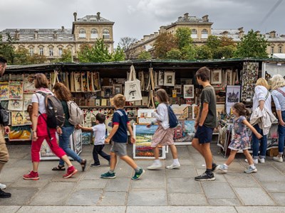 Đằng sau việc di dời chợ sách 450 năm vì Olympic 2024