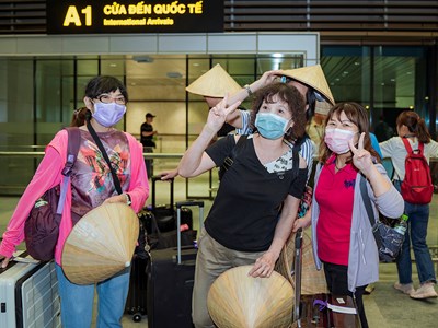 Đón chuyến bay đầu tiên từ Đài Bắc đến Huế