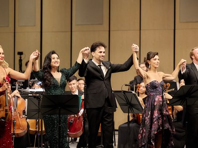 Thăng hoa xúc cảm với Hòa nhạc Giao hưởng Tháng Tám tại Nhà hát Hồ Gươm