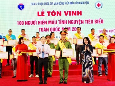 Nghĩa cử cao đẹp đại úy công an 40 lần hiến máu cứu người