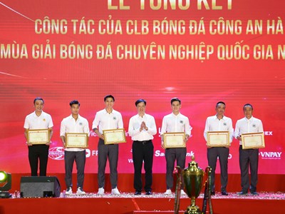 Vinh danh ngôi vô địch V.League của CLB Công an Hà Nội