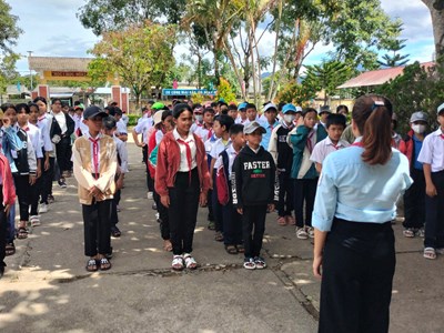 “Tiếp sức” cho học sinh vùng cao