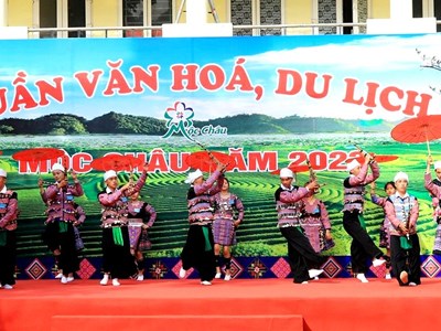 Vui Tết Độc lập ở Mộc Châu