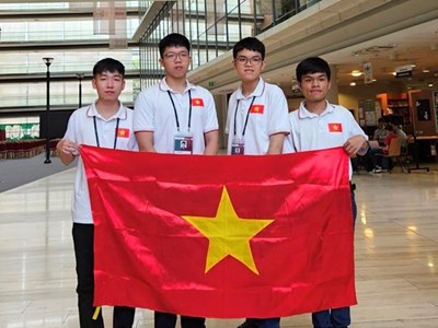 Cả 4 học sinh đội tuyển Việt Nam giành huy chương tại Olympic Tin học quốc tế 2023