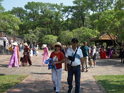 Du khách tham quan di sản Huế tăng kỷ lục trong ngày lễ 2.9