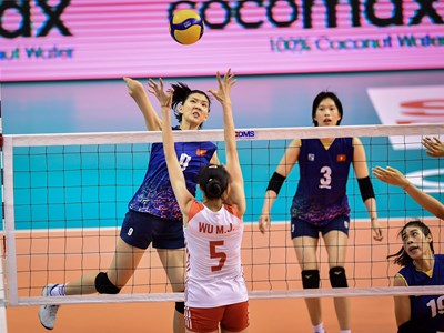 Tuyển bóng chuyền nữ Việt Nam tranh HCĐ châu Á với Nhật Bản