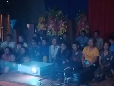 “Cõng” phim về với bản, làng