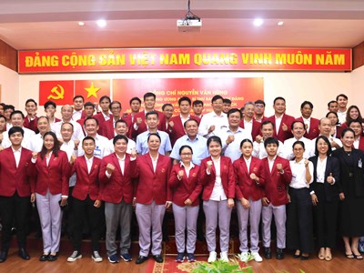 Bộ trưởng Nguyễn Văn Hùng thăm và động viên các VĐV, HLV Trung tâm HLTTQG TP.HCM chuẩn bị cho Asian Games 19
