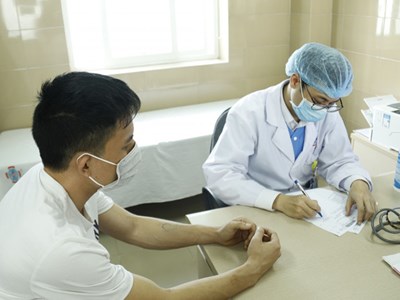Chấn chỉnh việc thực hiện Quy tắc ứng xử của nhân viên y tế