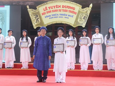 Thừa Thiên Huế: Tuyên dương 386 học sinh danh dự toàn trường