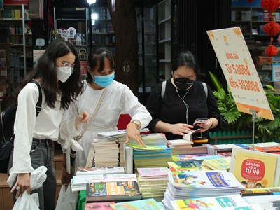 Sách giả thời​​​​​​​ @: Nghìn lẻ chuyện dở khóc dở cười