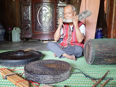 Già làng gìn giữ, lan tỏa văn hóa đồng bào Pa Cô