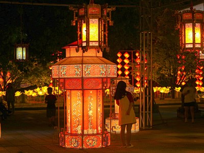 Đại Nội Huế mở cửa ban đêm đón khách tham quan miễn phí Hội đèn lồng