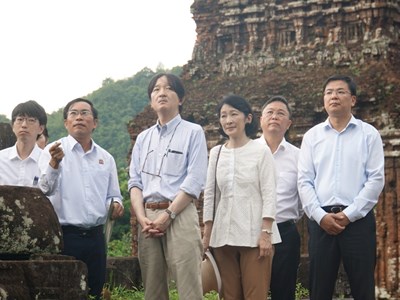 Hoàng Thái tử Nhật Bản và Công nương thăm Khu đền tháp Mỹ Sơn