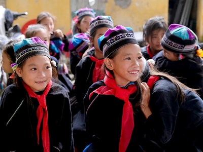 Mang trung thu ấm đến trẻ em vùng cao