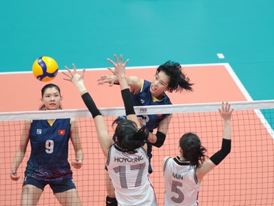 Bóng chuyền nữ Việt Nam lần thứ hai thắng ngược Hàn Quốc