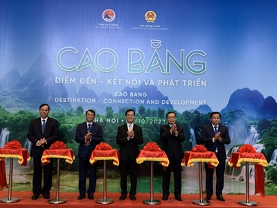 "Cao Bằng điểm đến - kết nối và phát triển"