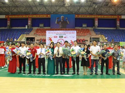 Gần 600 vận động viên tham dự Giải Cầu lông Báo Thanh Hóa mở rộng