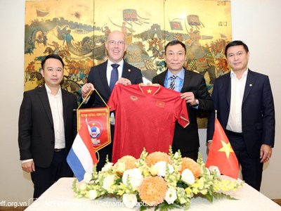 Bóng đá Việt Nam đẩy mạnh hội nhập, tăng cường giao lưu và hợp tác phát triển