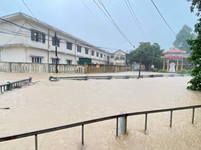 Mưa rất to gây ngập lụt, Thừa Thiên Huế cho học sinh toàn tỉnh nghỉ học