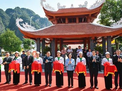 Khánh thành di tích Bác Hồ về thăm Tập đoàn sản xuất Chí Hòa