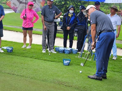 Giải đấu Vinpearl DIC Legends Vietnam 2023 diễn ra tại Khánh Hòa