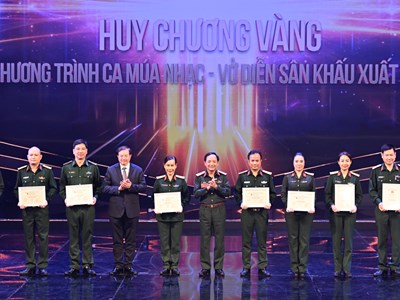 Bế mạc Hội diễn Nghệ thuật chuyên nghiệp đề tài Quốc phòng toàn dân