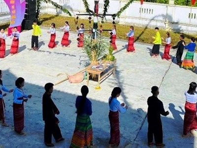 Hồi sinh và bảo tồn đồng bào dân tộc Chứt