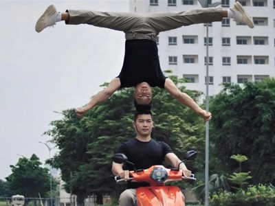 Quốc Cơ - Quốc Nghiệp lên tiếng xin lỗi sau ồn ào lái xe chồng đầu