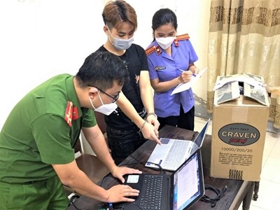 Nhiều người dân bị lừa tiền tỉ với chiêu gọi điện giả danh cán bộ