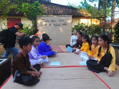 Tái hiện "chợ ma" Định Yên