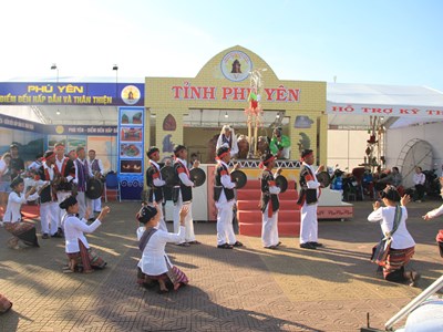 Đồng bào Chăm bảo tồn văn hoá truyền thống gắn với phát triển du lịch