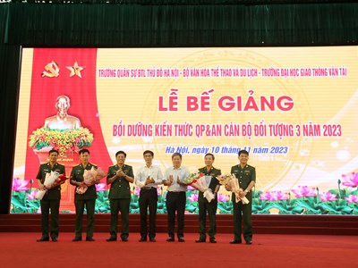 Bế giảng lớp bồi dưỡng kiến thức quốc phòng và an ninh đối tượng 3 của Bộ VHTTDL