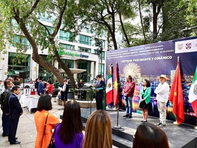Triển lãm ảnh “Việt Nam: Quyến rũ và năng động” tại Mexico