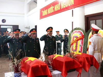 Truy điệu, an táng hài cốt 3 liệt sĩ tại Nghĩa trang Độc Lập