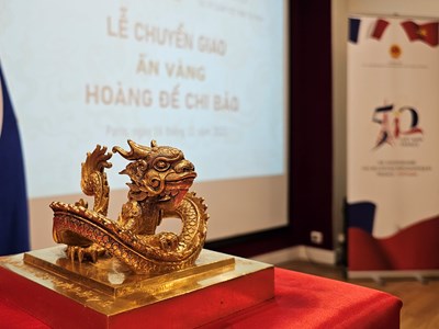Ấn vàng “Hoàng đế chi bảo” đã được chuyển giao từ Pháp về Việt Nam