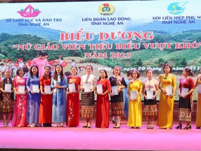 Nghệ An biểu dương 80 nữ giáo viên tiêu biểu, vượt khó