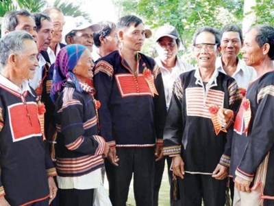 Mỗi thôn đồng bào DTTS được công nhận một người có uy tín