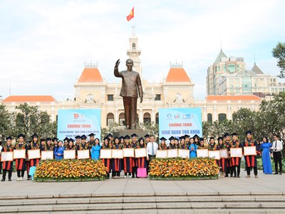 Tuyên dương “Học sinh 3 rèn luyện TP.HCM” và “Vinh danh thủ khoa” năm 2023