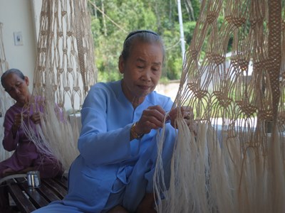 Đề nghị đưa nghề làm nhà tre, dừa và đan võng ngô đồng vào danh mục DSVH phi vật thể quốc gia