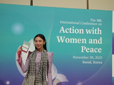 Hoa hậu Thùy Tiên làm diễn giả, mặc áo bà ba quảng bá văn hóa Việt tại Hội nghị quốc tế lần 5