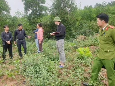 Nghệ An: Bé trai hai tuổi mất tích bí ẩn được tìm thấy ở trong rừng