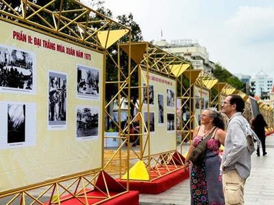 Triển lãm "Từ chiến thắng Điện Biên Phủ năm 1954 đến đại thắng mùa Xuân năm 1975"