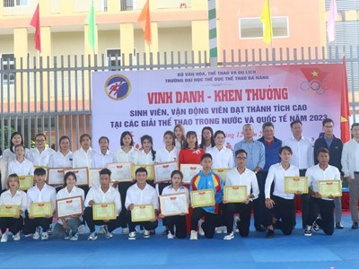 Đại học TDTT Đà Nẵng khen thưởng sinh viên, VĐV đạt thành tích xuất sắc