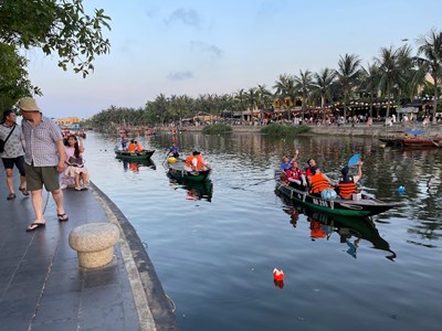 Nâng cao chất lượng dịch vụ ghe bơi du lịch sông Hoài