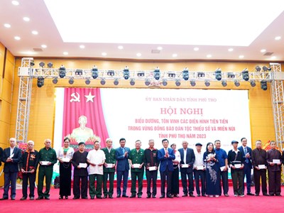Phú Thọ biểu dương người có uy tín vùng đồng bào dân tộc thiểu số