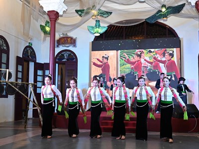 Cùng lên Tây Bắc - về Tây Nguyên