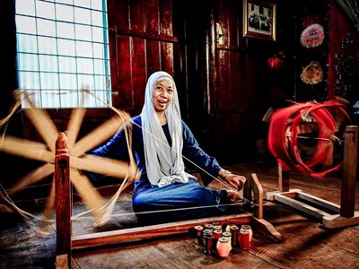 Giữ gìn nghề dệt thổ cẩm ở làng Chăm Châu Phong