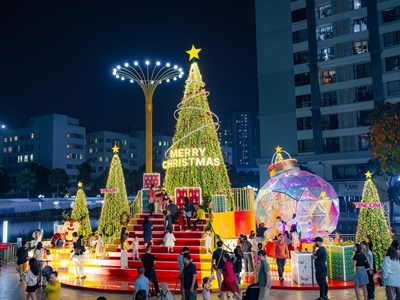 Đến Vincom trải nghiệm đại tiệc Giáng sinh nơi xứ sở diệu kỳ Toyderland